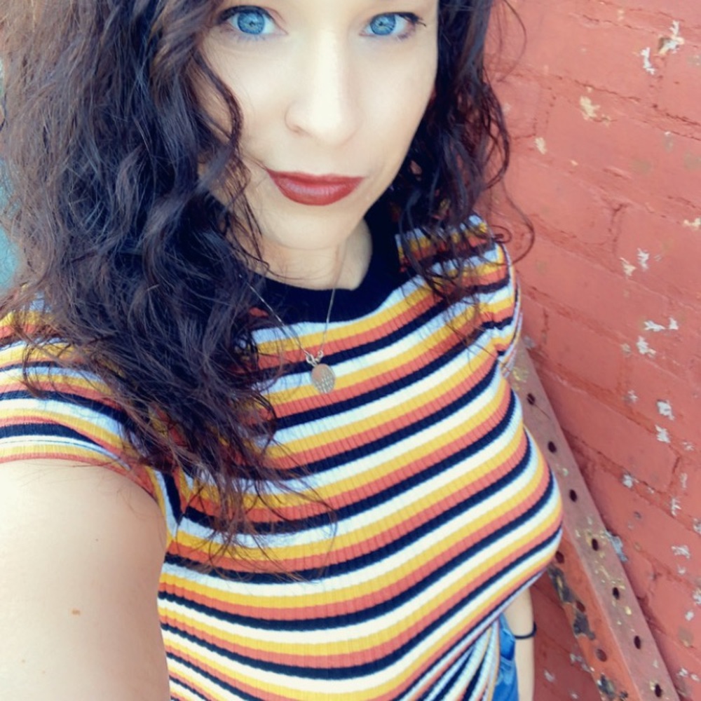 Meet your Posher, Alicia